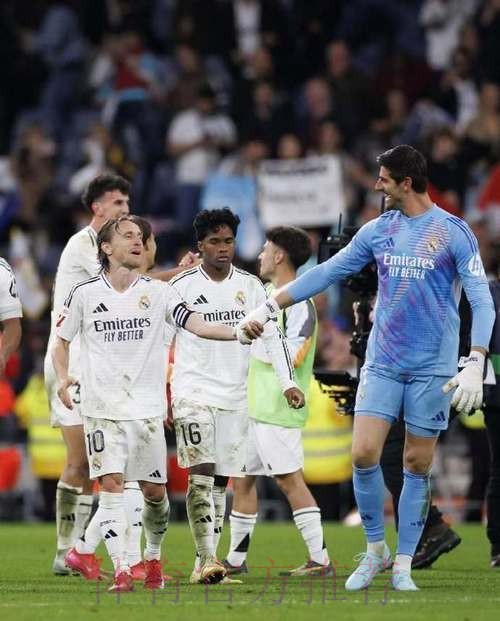 马里亚诺为留队愿大幅降薪 但皇马依旧不与其续约 马里亚诺为留队愿大幅降薪 但皇马依旧不与其续约